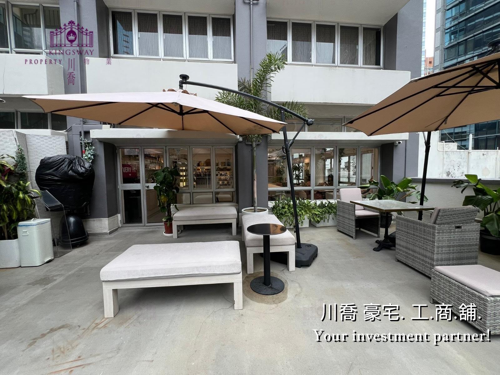 Charming APT with retreats